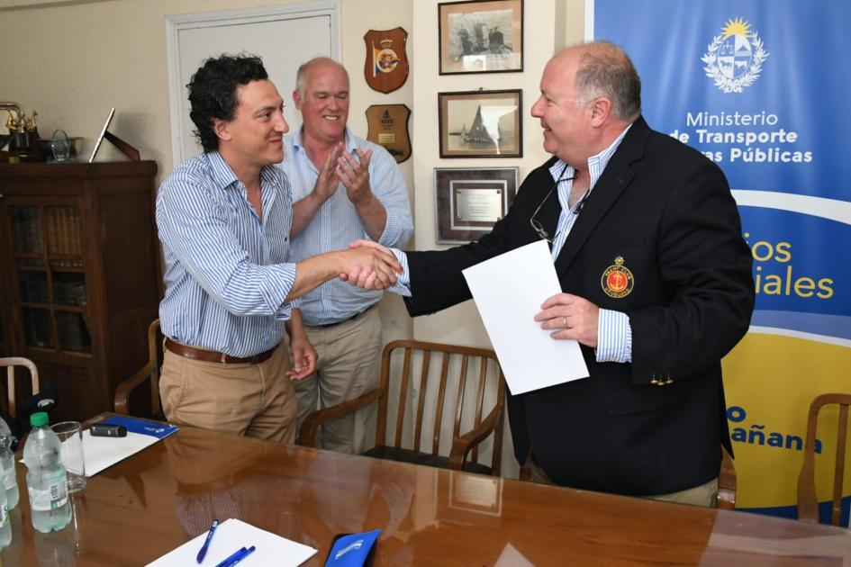 Firma de convenio social con Yacht Club Uruguayo