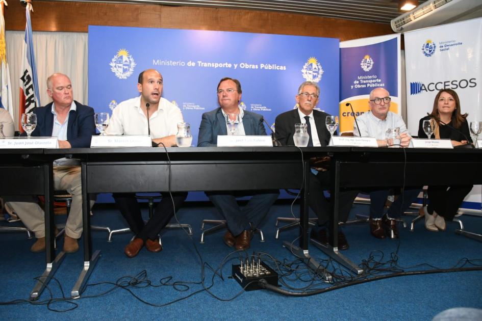 Cierre de Programa Accesos 2023 en MTOP Cierre de Programa Accesos 2023 en MTOP
