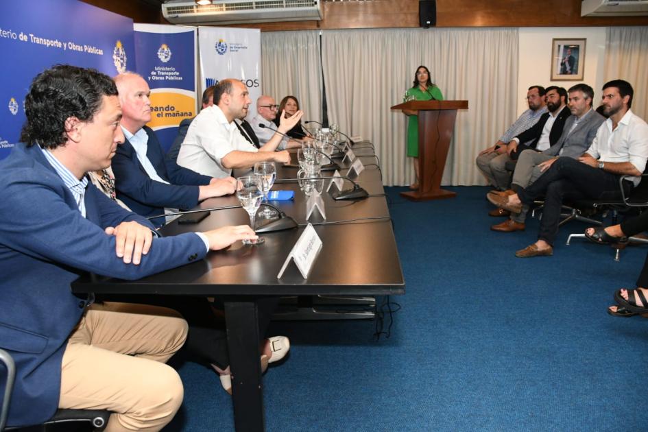 Cierre de Programa Accesos 2023 en MTOP Cierre de Programa Accesos 2023 en MTOP