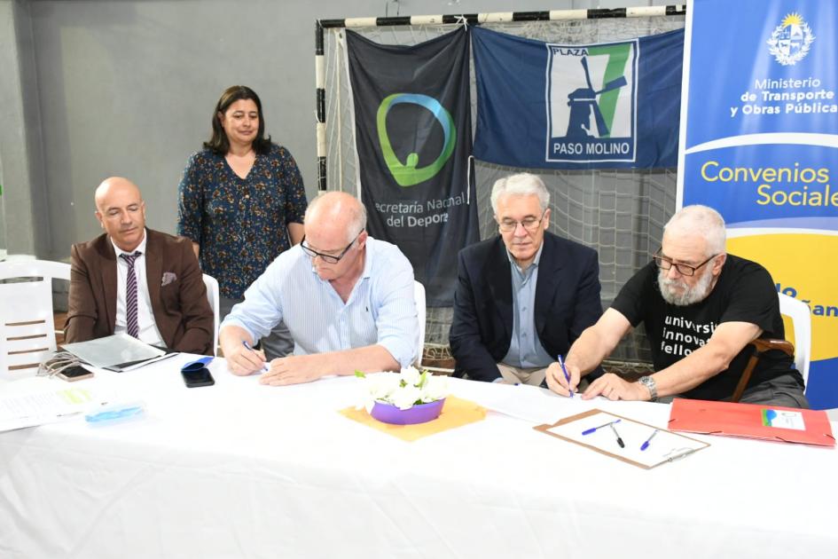 Firma de convenio social con Plaza Nº7