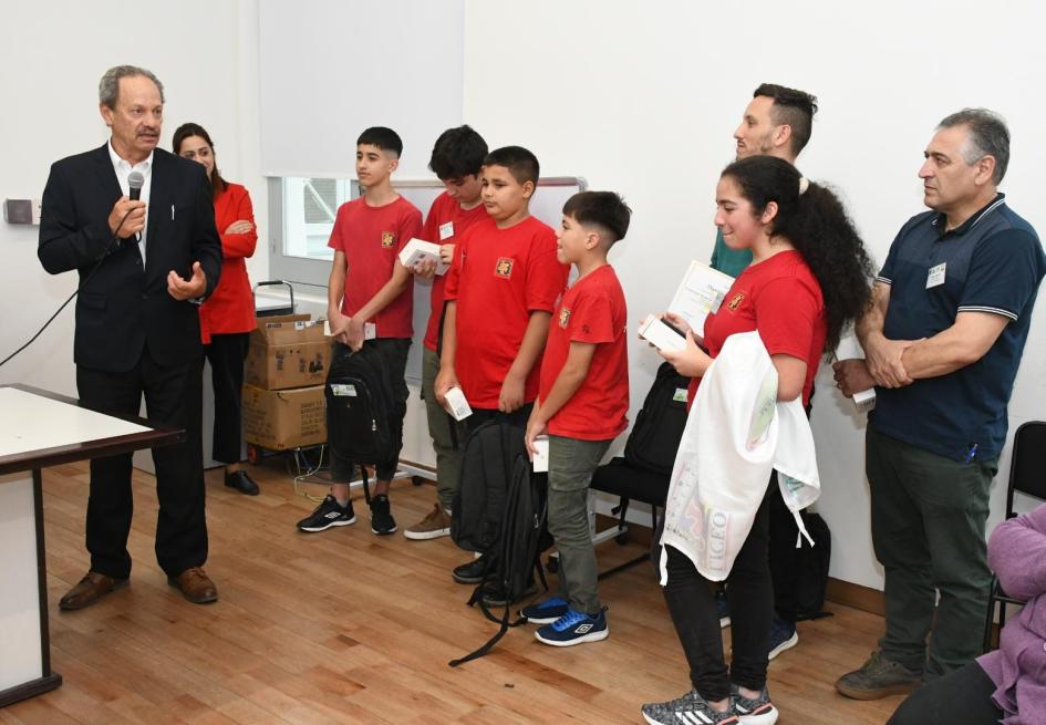Tecnologías Geoespaciales en la educación: Premiación del 6to. Curso-Concurso gvSIG Batoví Tecnologías Geoespaciales en la educación: Premiación del 6to. Curso-Concurso gvSIG Batoví