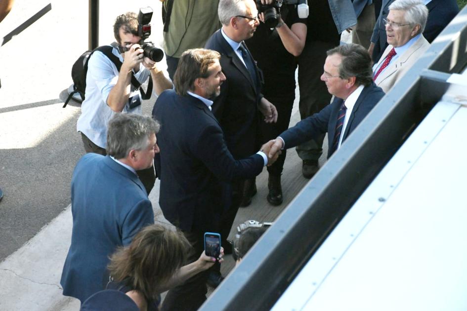 Inaugurado el primer aeropuerto binacional de América Latina en Rivera Inaugurado el primer aeropuerto binacional de América Latina en Rivera