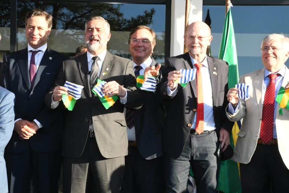 Inaugurado el primer aeropuerto binacional de América Latina en Rivera Inaugurado el primer aeropuerto binacional de América Latina en Rivera
