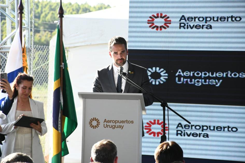 Inaugurado el primer aeropuerto binacional de América Latina en Rivera