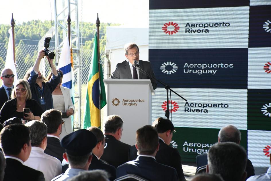 Inaugurado el primer aeropuerto binacional de América Latina en Rivera