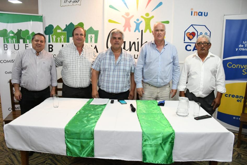 Firma de convenio social en la Asociación Civil Barrios Unidos en Marcha Firma de convenio social en la Asociación Civil Barrios Unidos en Marcha