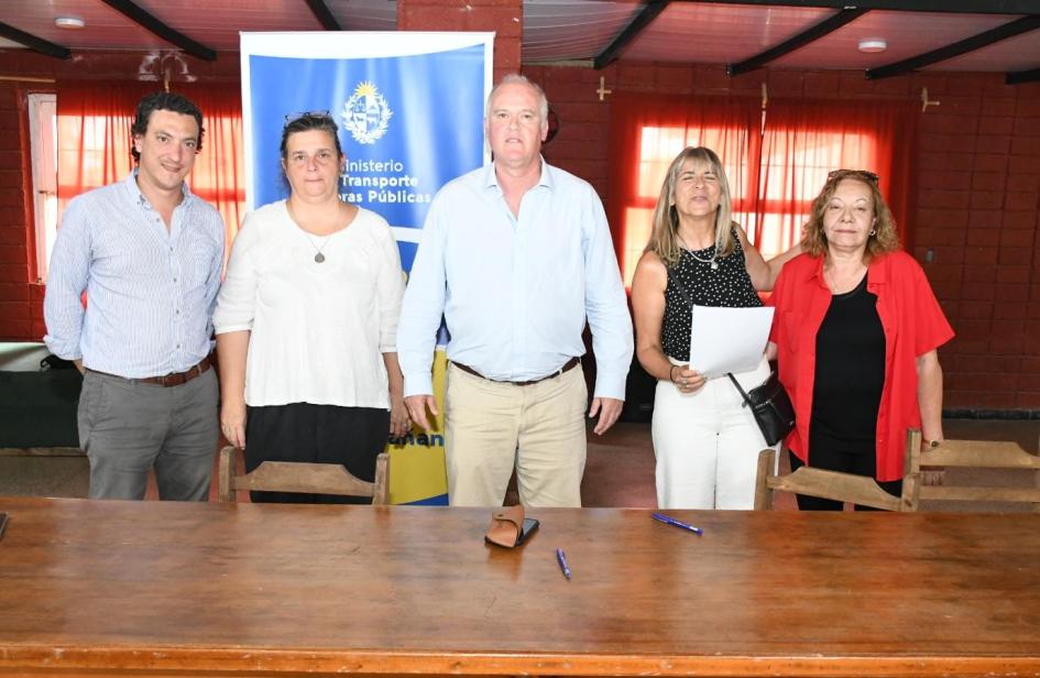 Firma de convenio social con el Club SyD Parque del Plata Firma de convenio social con el Club SyD Parque del Plata