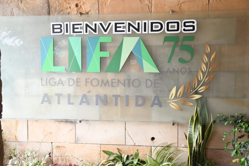 Firma de convenio social con LIFA