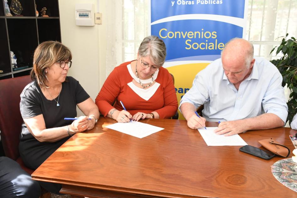Firma de convenio social con la Asoc. de Jubilados y Pensionistas de El Pinar