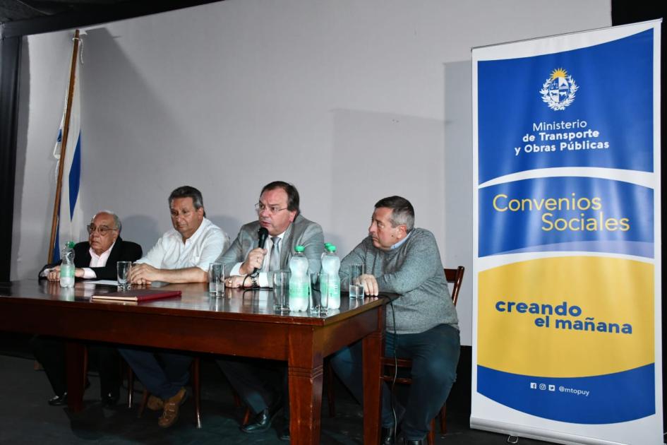 Firma de convenio social con el Club 23 de Marzo