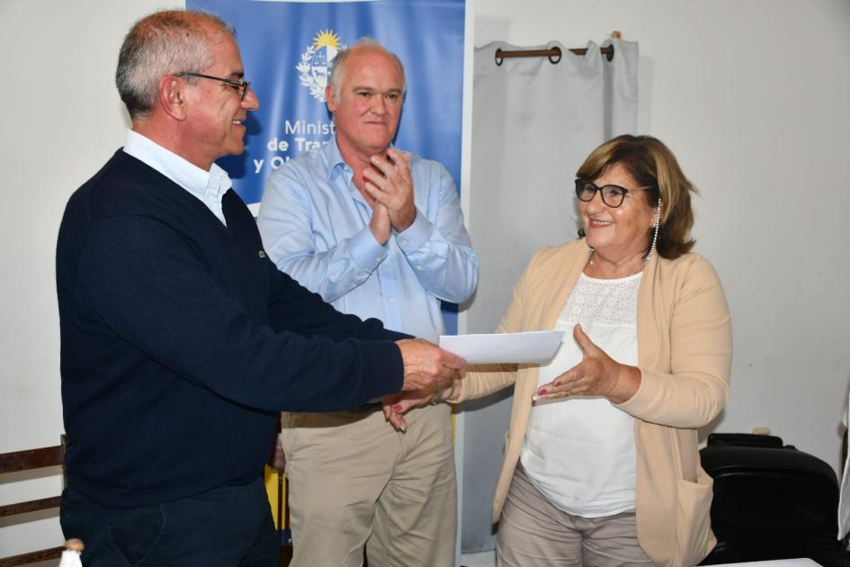 Firma de convenio social en la Sociedad Italiana de Trinidad Firma de convenio social en la Sociedad Italiana de Trinidad