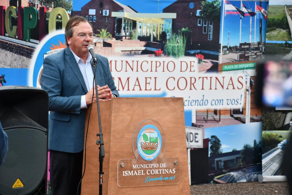 Inauguración de obras viales en Ismael Cortinas