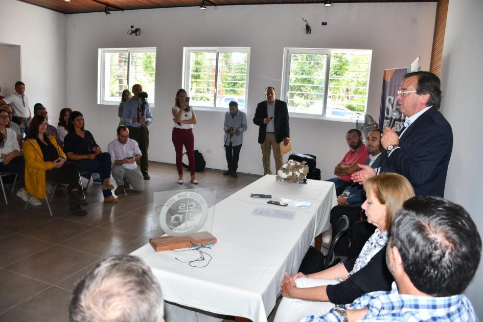 Firma de convenio social con el Colegio San José