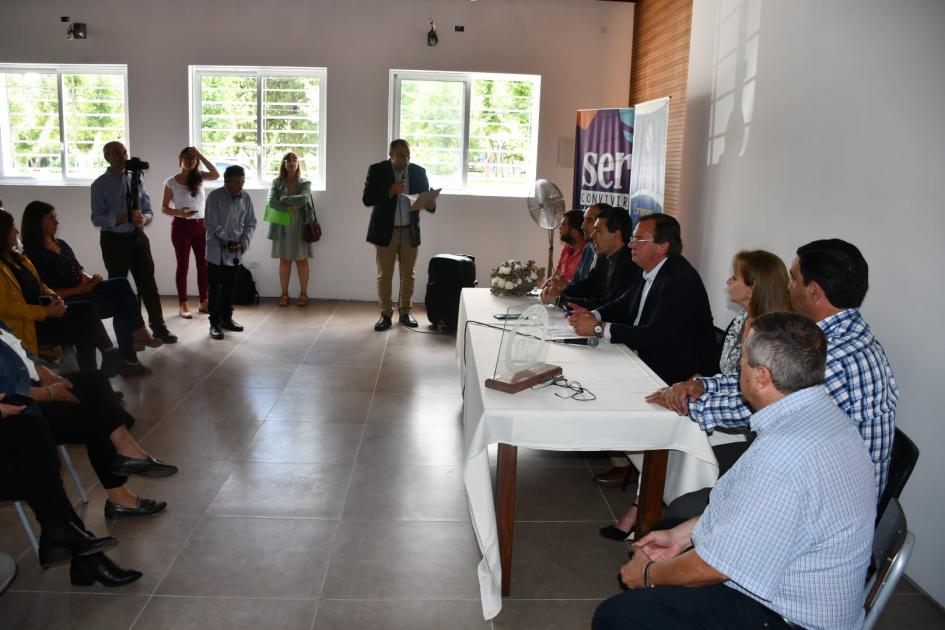 Firma de convenio social con el Colegio San José