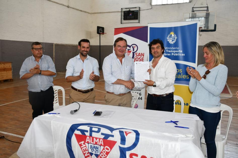 Firma de convenio social con la ACJ San José Firma de convenio social con la ACJ San José