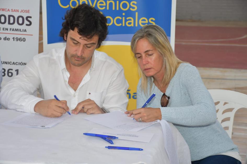 Firma de convenio social con la ACJ San José Firma de convenio social con la ACJ San José