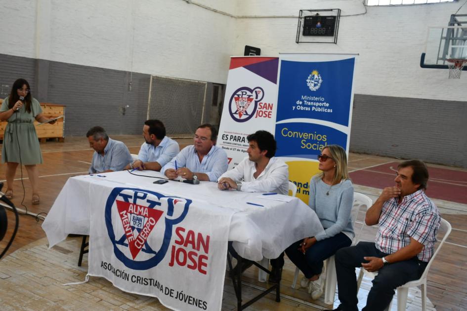 Firma de convenio social con la ACJ San José Firma de convenio social con la ACJ San José