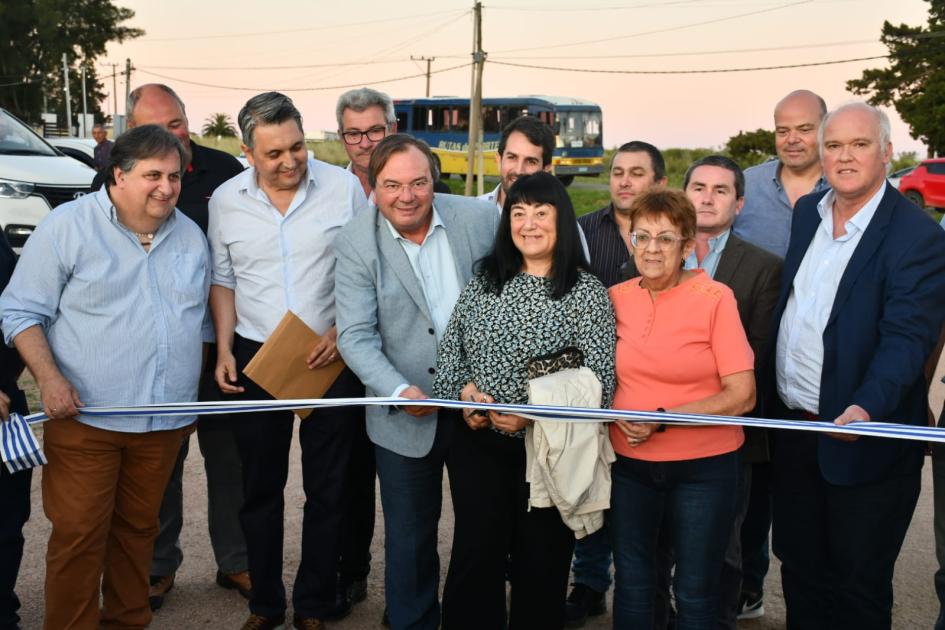 Inauguración de luminarias en Canelones