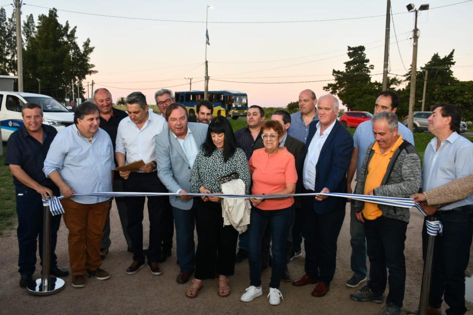 Inauguración de luminarias en Canelones