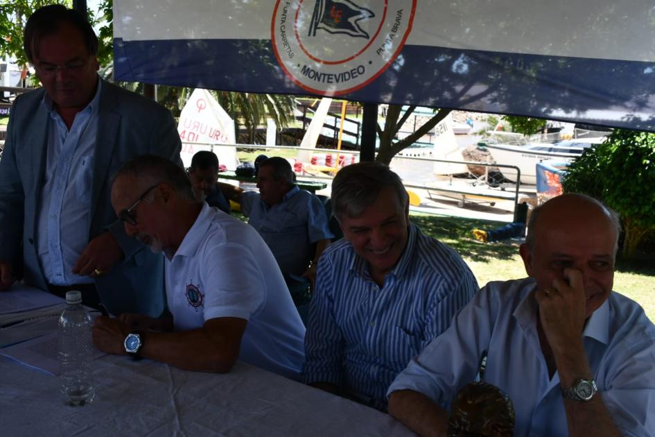 Firma de comodato con Club La Estacada Firma de comodato con Club La Estacada