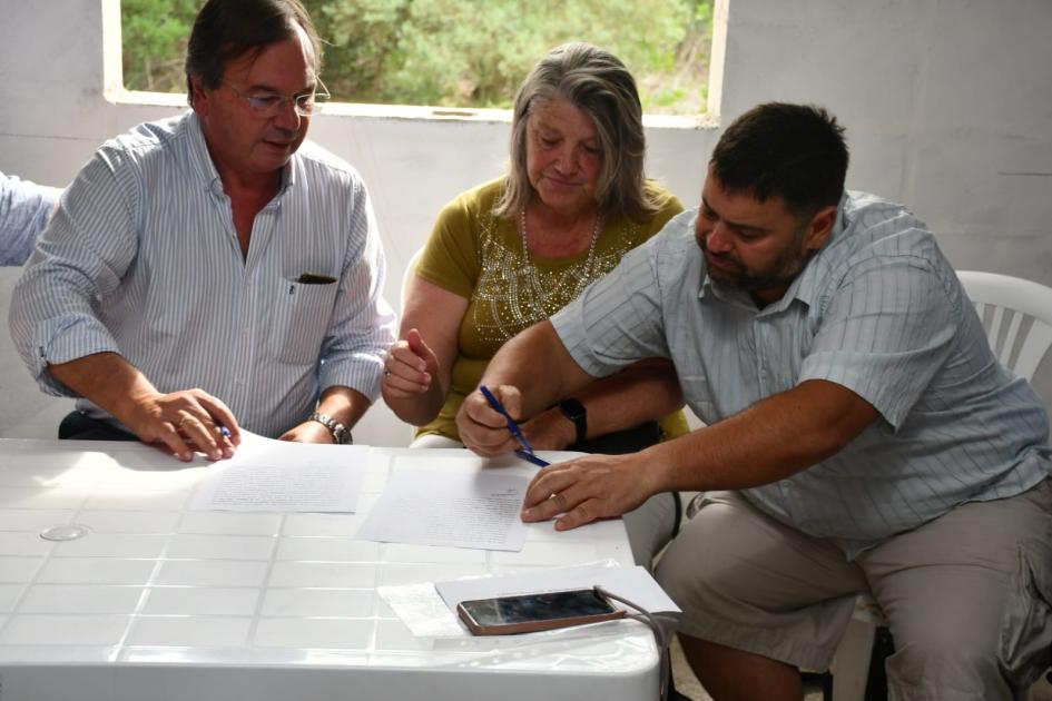 Firma de convenio social en Interbarrial de La Paloma Firma de convenio social en Interbarrial de La Paloma