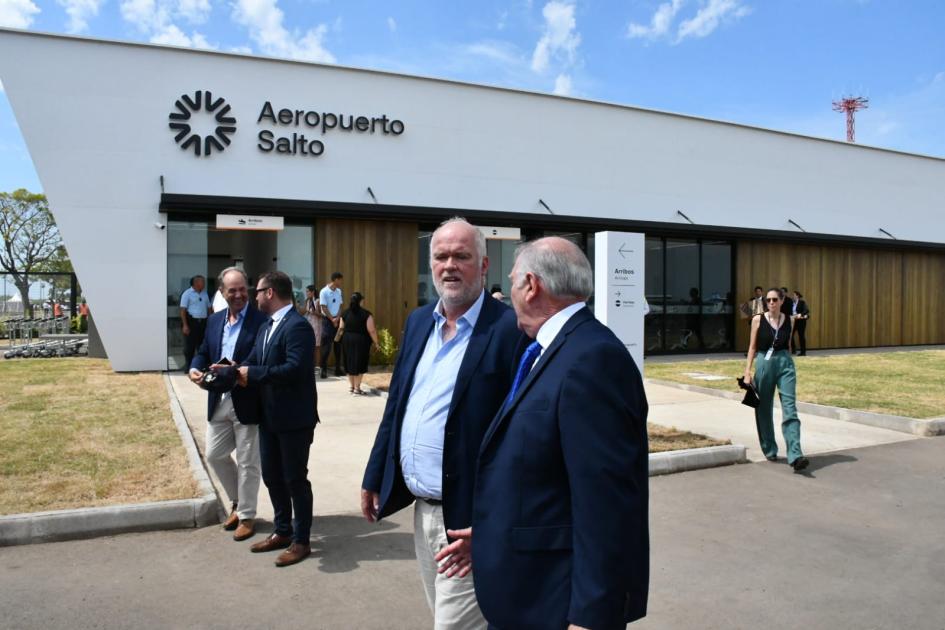 inauguración del Aeropuerto Internacional de Salto “Nueva Hespérides”