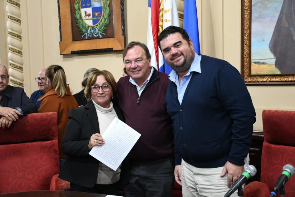 Firma de Convenios Sociales en Intendencia de Paysandú Firma de Convenios Sociales en Intendencia de Paysandú