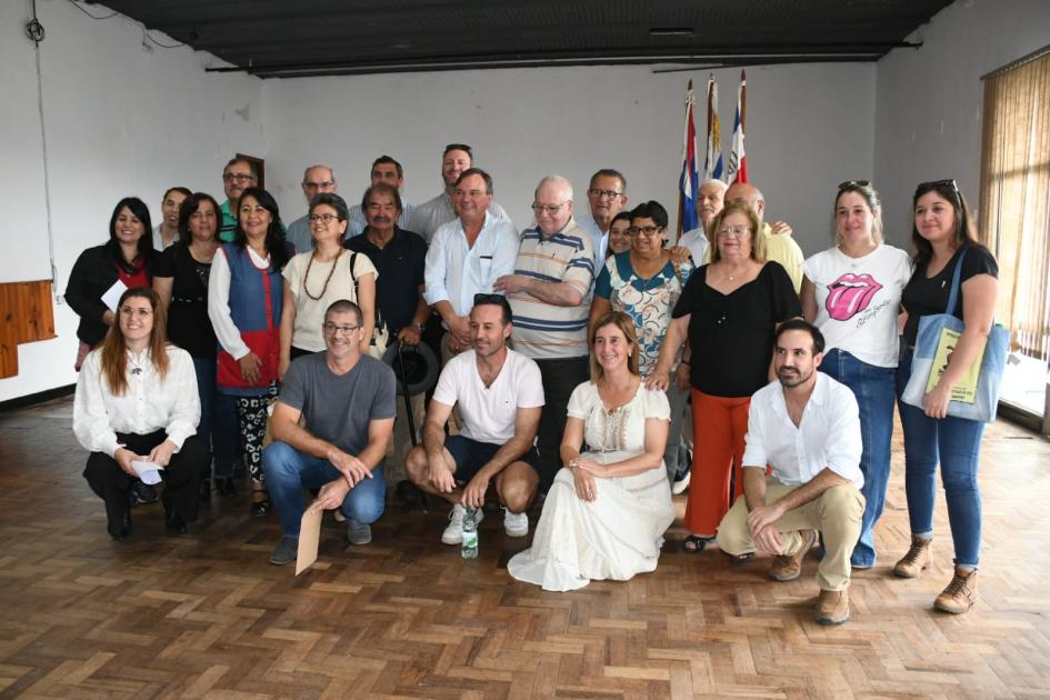 Firma de Convenios Sociales en Bella Unión Firma de Convenios Sociales en Bella Unión