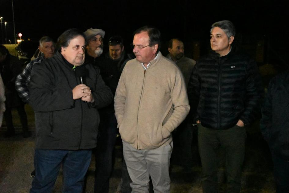 Inauguración de luminarias y obras sociales en Canelones