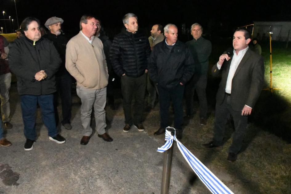 Inauguración de luminarias y obras sociales en Canelones