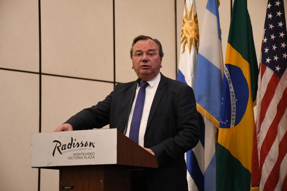 Encuentro de Protagonistas "Uruguay, negocios y desarrollo económico". Encuentro de Protagonistas "Uruguay, negocios y desarrollo económico".