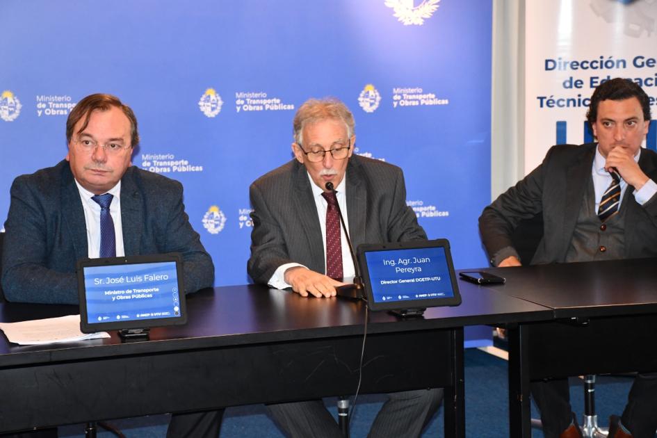 Firma de convenio entre MTOP, MIDES y UTU Firma de convenio entre MTOP, MIDES y UTU