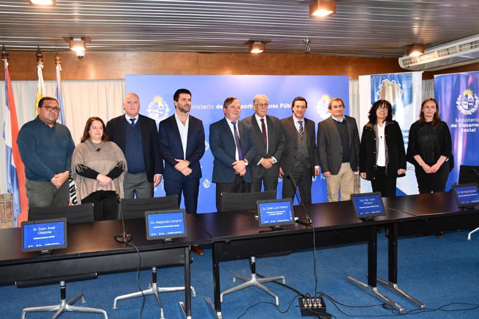 Firma de convenio entre MTOP, MIDES y UTU Firma de convenio entre MTOP, MIDES y UTU