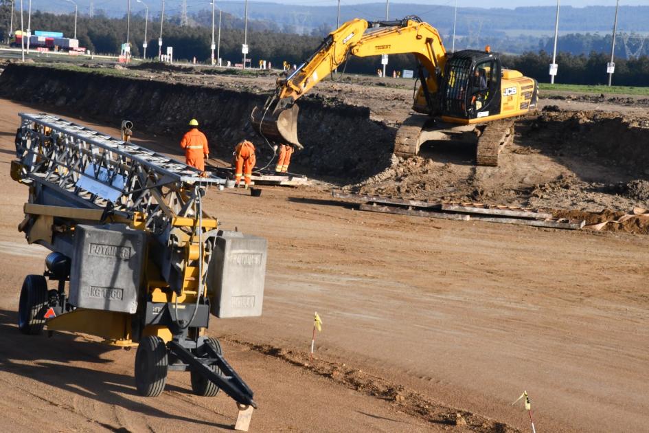 Obras viales en rutas 8 y 9 Obras viales en rutas 8 y 9