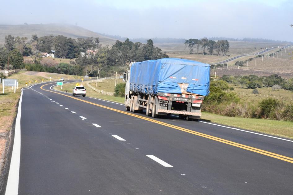 Obras viales en rutas 8 y 9 Obras viales en rutas 8 y 9