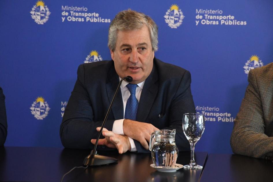Firma de convenio de cooperación interinstitucional entre el MTOP y el INAC Firma de convenio de cooperación interinstitucional entre el MTOP y el INAC