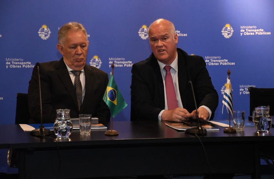 Reunión en el MTOP, entre representantes del gobierno de Uruguay y Brasil Reunión en el MTOP, entre representantes del gobierno de Uruguay y Brasil