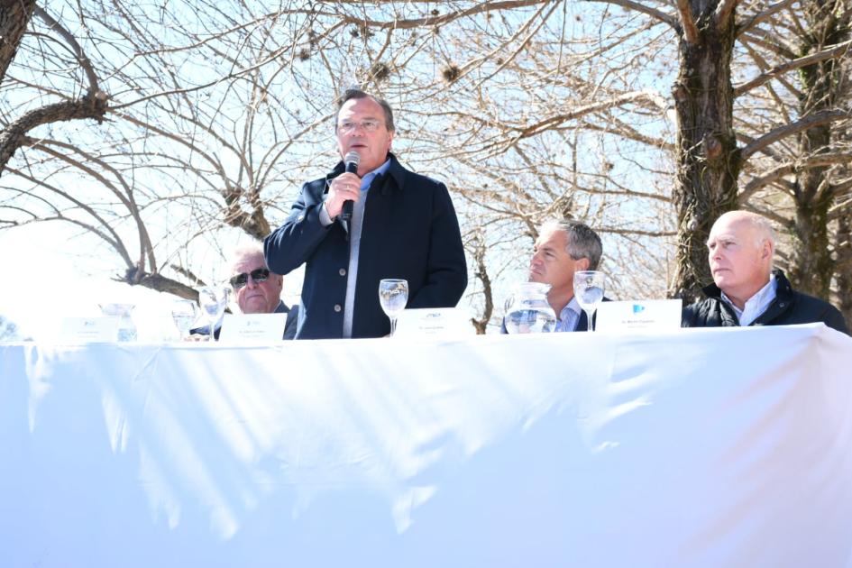 Culminaron las obras del dragado del canal sur de Isla Sola próximo a Carmelo Culminaron las obras del dragado del canal sur de Isla Sola próximo a Carmelo
