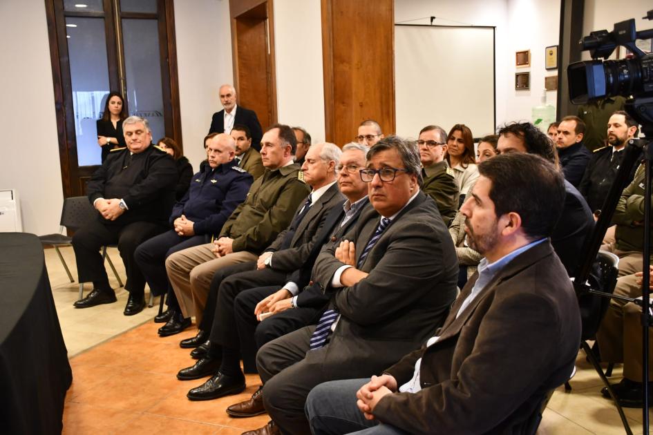 Convenio entre el MTOP, MDN y ANETRA Convenio entre el MTOP, MDN y ANETRA