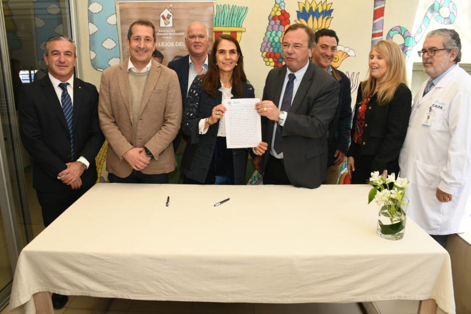 Firma de convenio social con Casa Ronald McDonald Firma de convenio social con Casa Ronald McDonald