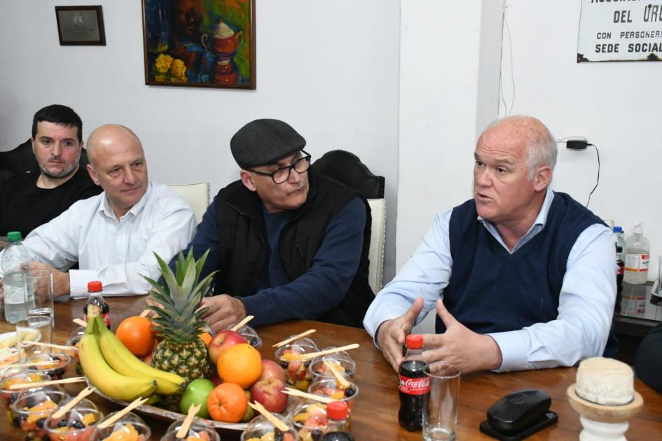 Firma de convenio social entre el MTOP y Asoc. de Feriantes del Uruguay Firma de convenio social entre el MTOP y Asoc. de Feriantes del Uruguay