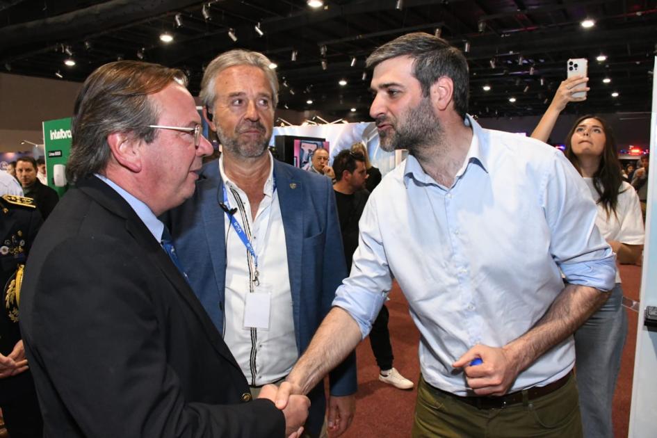 Ministro Falero en Expo Segura en el LATU Ministro Falero en Expo Segura en el LATU