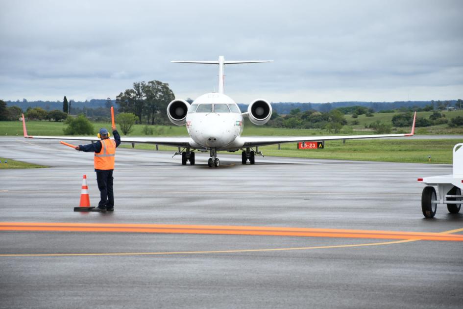 Inauguración primer vuelo directo Montevideo - Salto