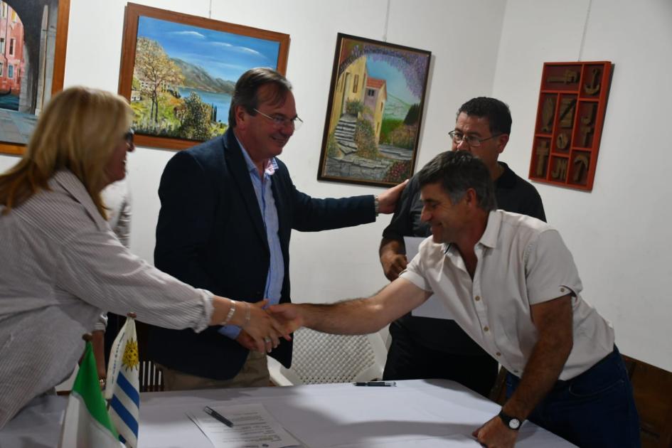 El departamento de Flores celebró inauguraciones de obras y convenios sociales El departamento de Flores celebró inauguraciones de obras y convenios sociales