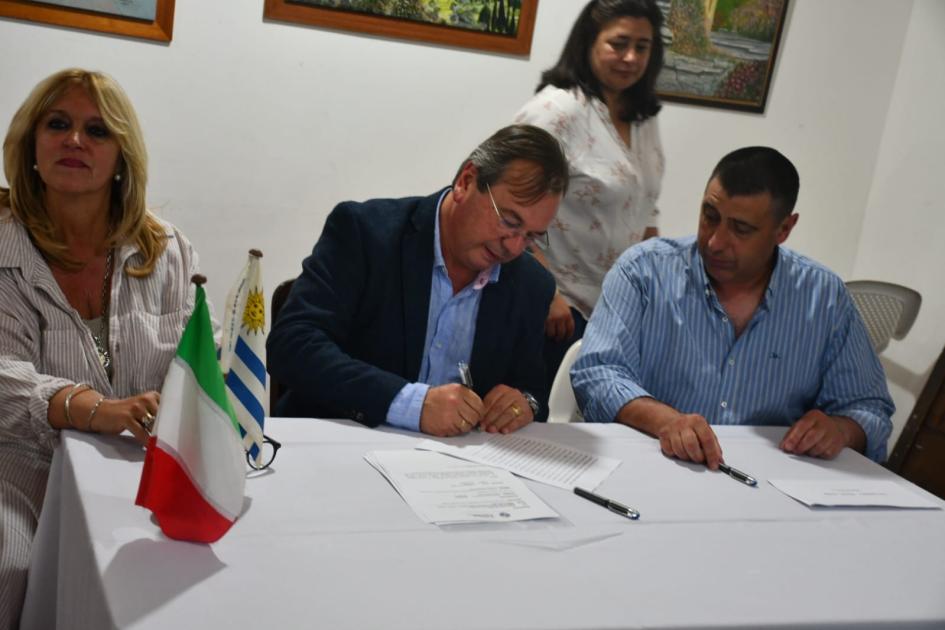 El departamento de Flores celebró inauguraciones de obras y convenios sociales El departamento de Flores celebró inauguraciones de obras y convenios sociales