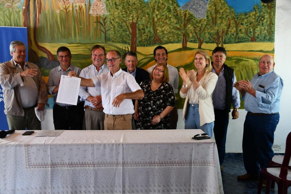 Firmas de convenios en Maldonado y Rocha Firmas de convenios en Maldonado y Rocha
