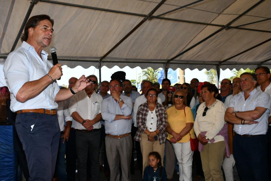 Inauguración de 40 kilómetros de la Ruta 15 en Rocha Inauguración de 40 kilómetros de la Ruta 15 en Rocha