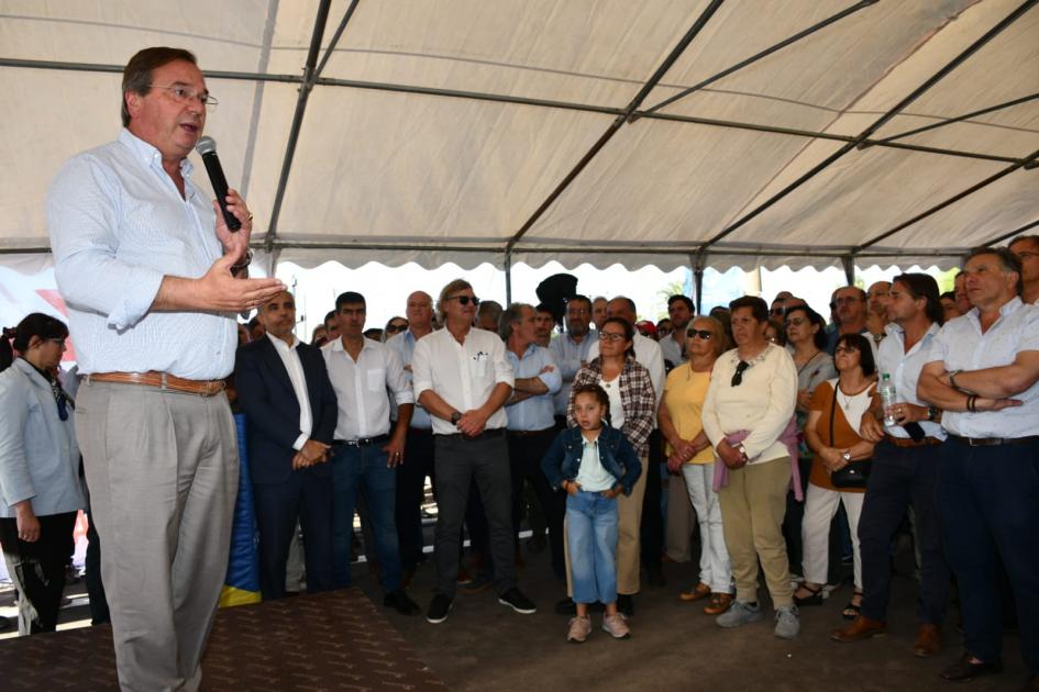 Inauguración de 40 kilómetros de la Ruta 15 en Rocha Inauguración de 40 kilómetros de la Ruta 15 en Rocha