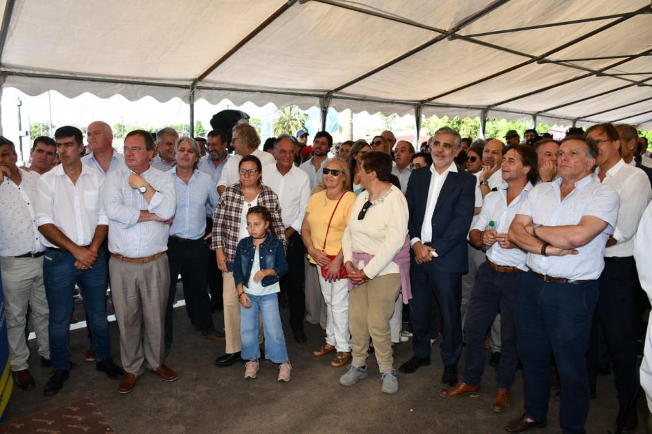 Inauguración de 40 kilómetros de la Ruta 15 en Rocha Inauguración de 40 kilómetros de la Ruta 15 en Rocha