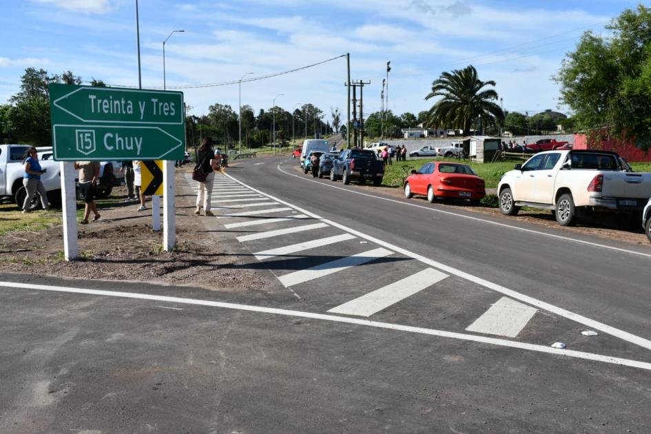 Inauguración de 40 kilómetros de la Ruta 15 en Rocha Inauguración de 40 kilómetros de la Ruta 15 en Rocha